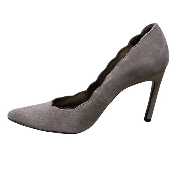 Stuart Weitzman Scallop Edge Grey Greige Suede Pumps SZ 6.5 - Picture 6 of 6